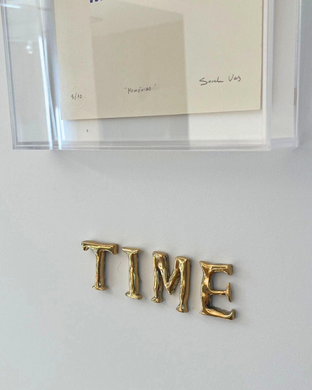 Time – Escultura em Latão Maciço