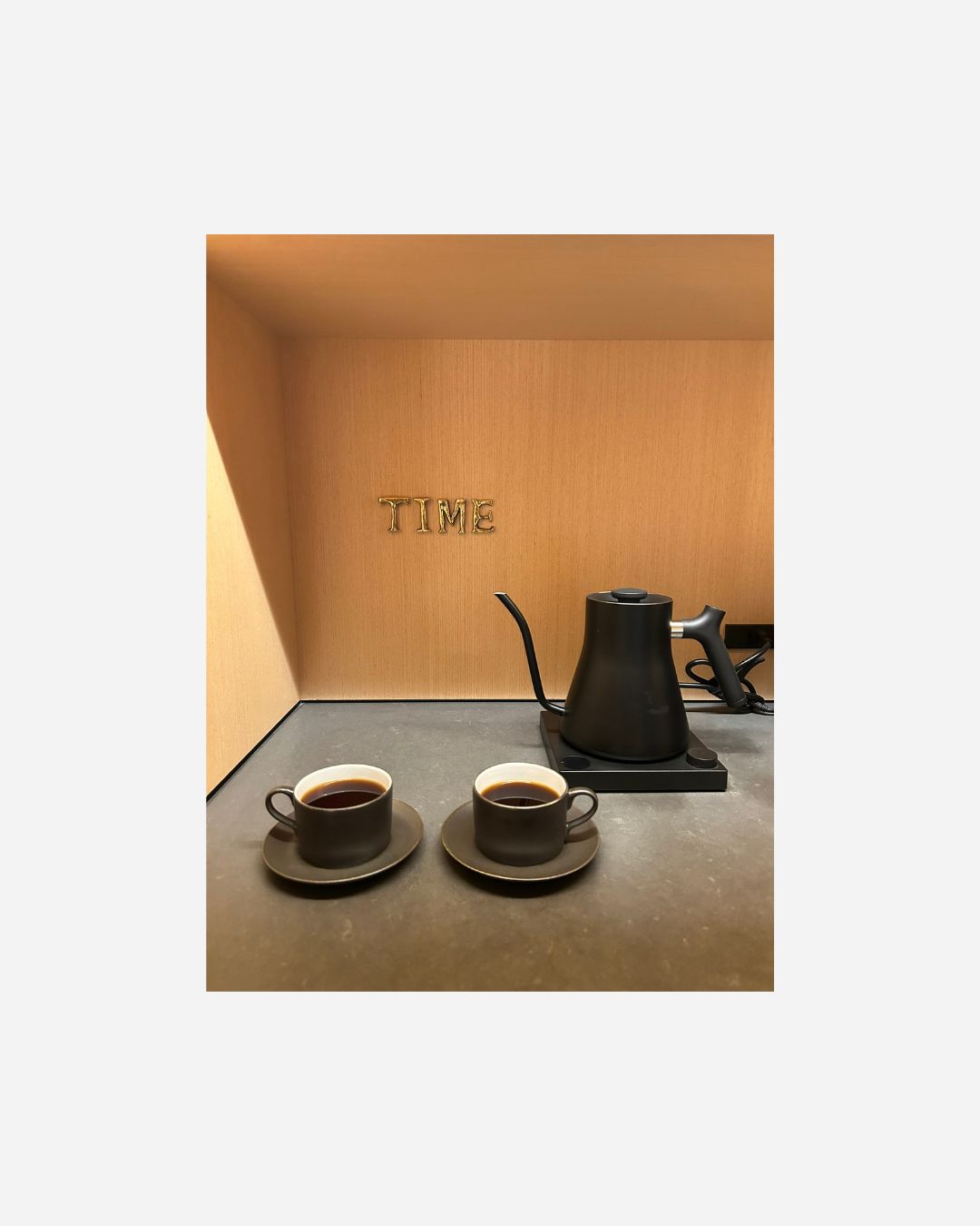 Time – Escultura em Latão Maciço